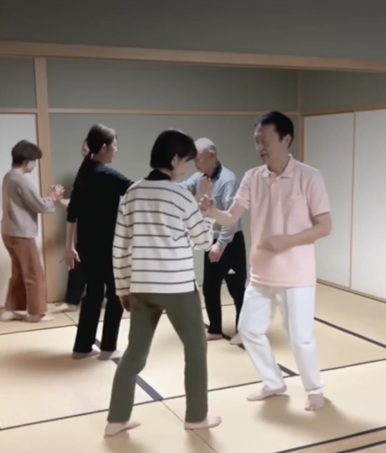 歩き対気の稽古の様子