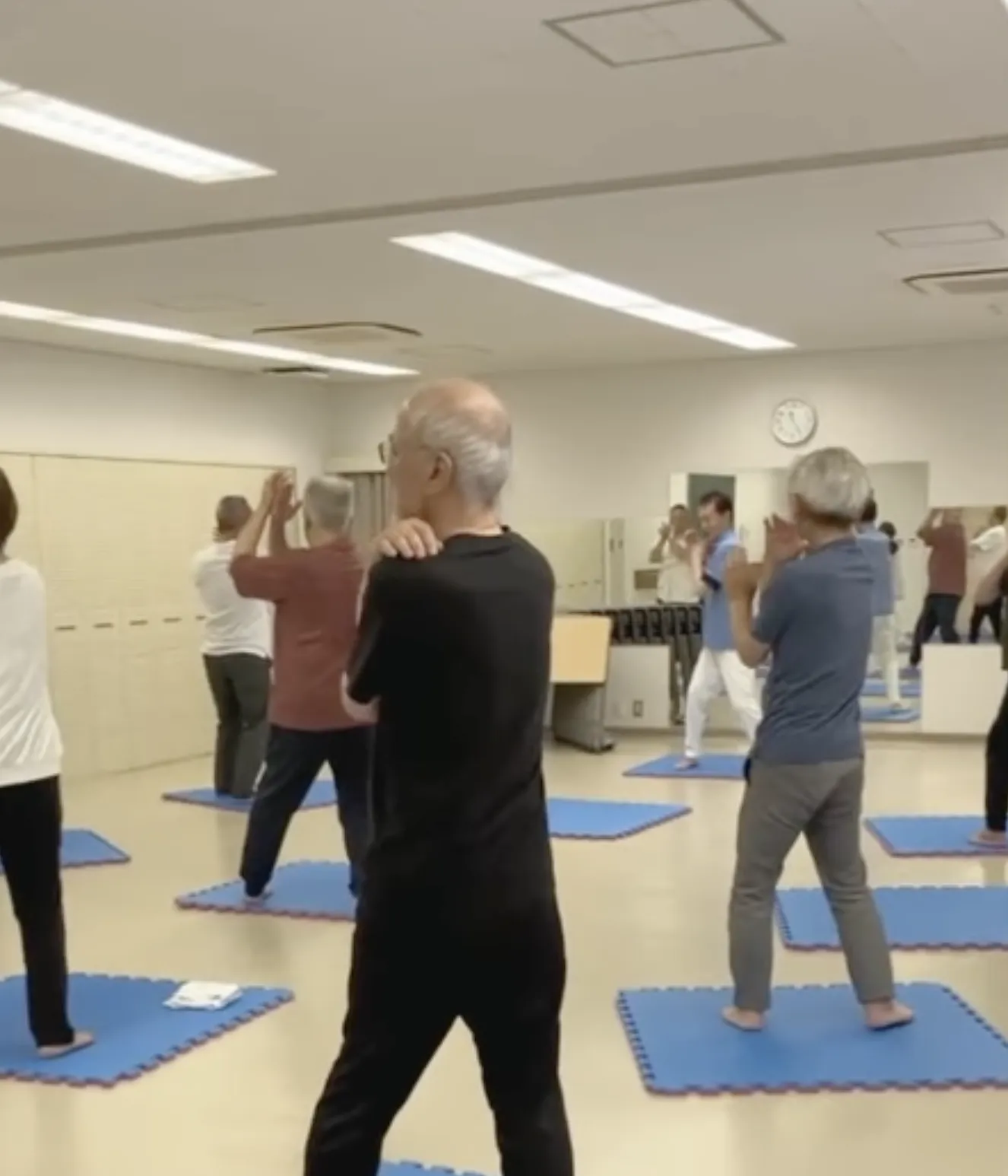 みなさんで稽古に取り組む様子